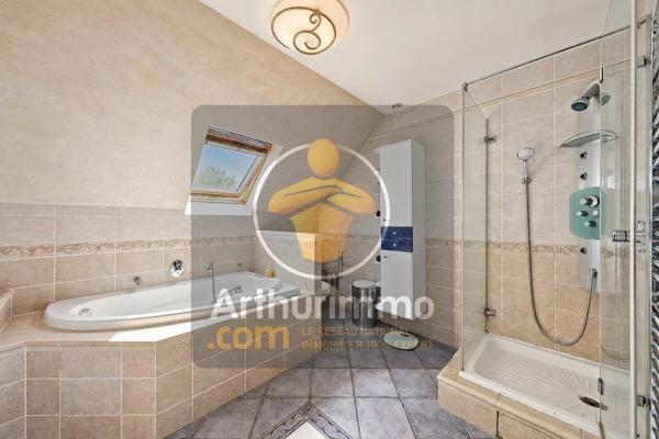 Vente                                                      Maison
                        
                     6 pièces                      130 m2                     à Noiseau