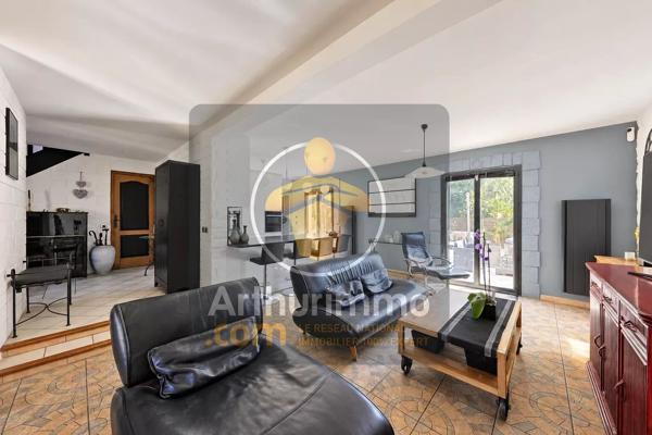 Vente                                                      Maison
                        
                     6 pièces                      130 m2                     à Noiseau