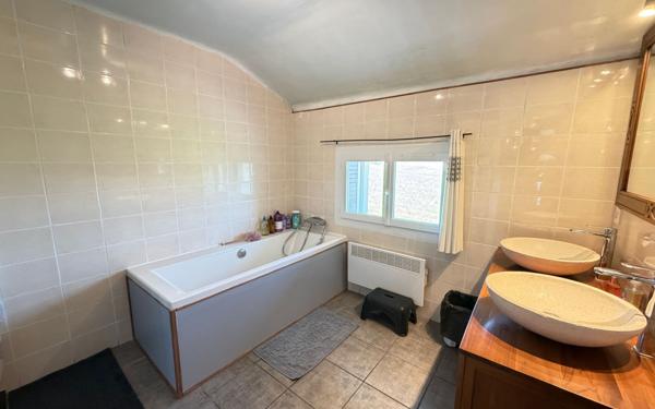 Maison à vendre    6 pièces • 153 m2 Neffes