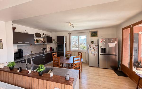 Maison à vendre    6 pièces • 153 m2 Neffes