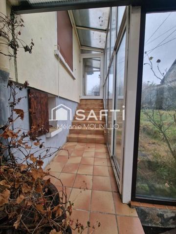 Pavillon de plain-pied sur sous-sol de 70 m² édifiée sur un terrain de 3387 m²