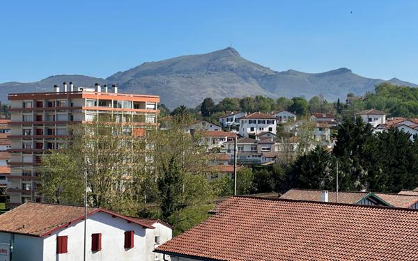 Appartement à vendre    4 pièces • 78 m2 Ciboure