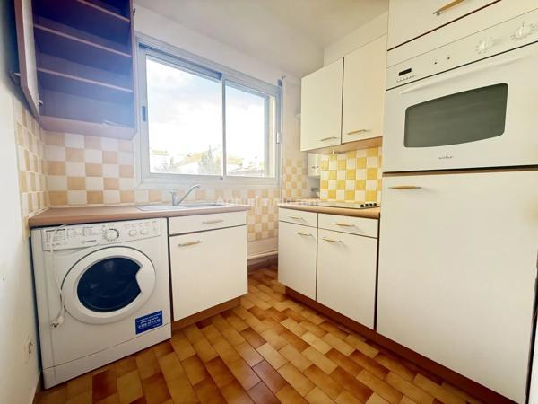 Vente                                                      Appartement
                        
                     2 pièces                      40 m2                     à Nogent-sur-Marne