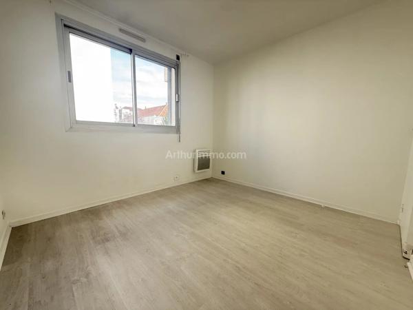 Vente                                                      Appartement
                        
                     2 pièces                      40 m2                     à Nogent-sur-Marne