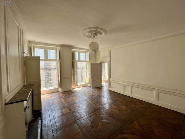 Appartement à vendre à Rennes en Ille-et-Vilaine (35000), ref : 11803/2400   
Centre Ville