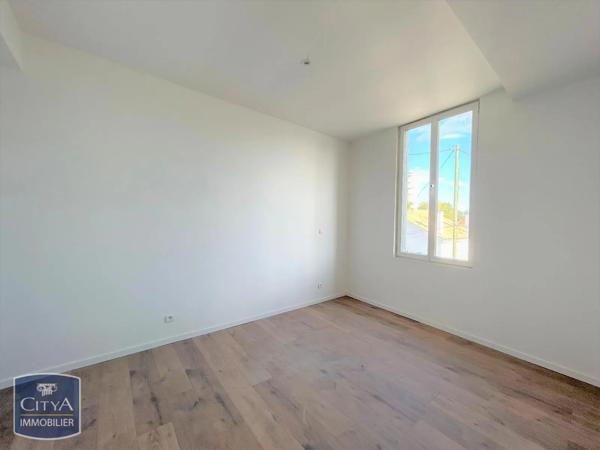 Appartement à louer 2 pièces 39.06m² Coutras (33230)