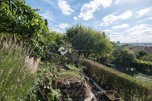 Maison dans un écrin de verdure à 30' du centre de Paris