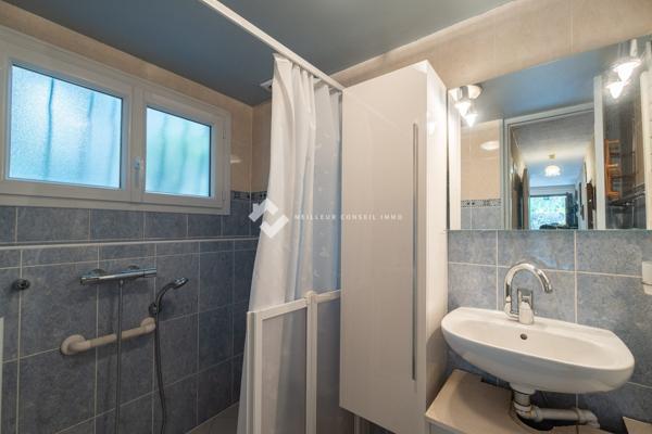 Maison dans un écrin de verdure à 30' du centre de Paris