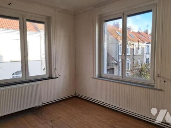 BOULOGNE SUR MER A VENDRE IMMEUBLE SEMI-INDEPENDANT AVEC GARAGE