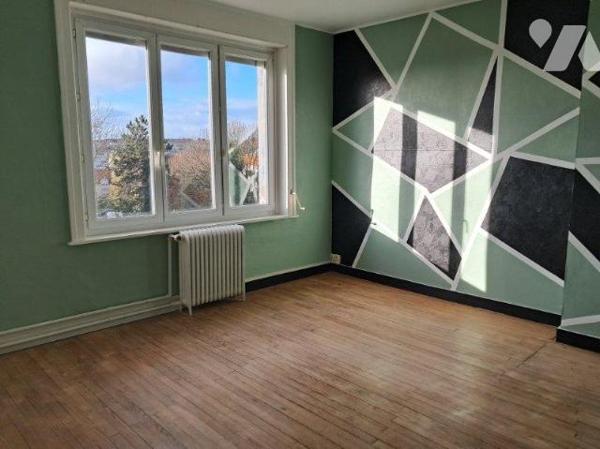 BOULOGNE SUR MER A VENDRE IMMEUBLE SEMI-INDEPENDANT AVEC GARAGE