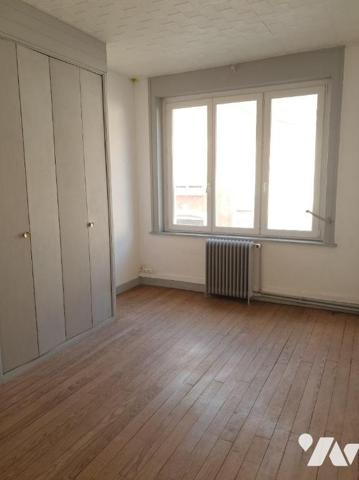 BOULOGNE SUR MER A VENDRE IMMEUBLE SEMI-INDEPENDANT AVEC GARAGE