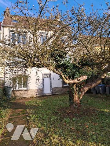 BOULOGNE SUR MER A VENDRE IMMEUBLE SEMI-INDEPENDANT AVEC GARAGE