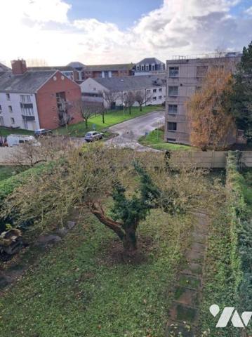BOULOGNE SUR MER A VENDRE IMMEUBLE SEMI-INDEPENDANT AVEC GARAGE