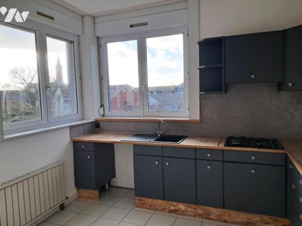 BOULOGNE SUR MER A VENDRE IMMEUBLE SEMI-INDEPENDANT AVEC GARAGE