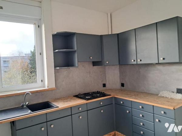 BOULOGNE SUR MER A VENDRE IMMEUBLE SEMI-INDEPENDANT AVEC GARAGE