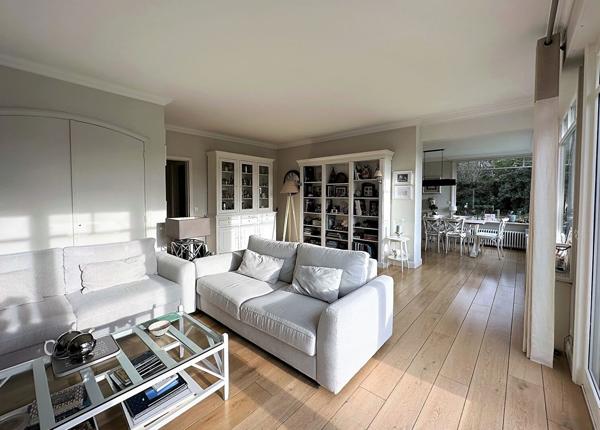 Croix, dans quartier résidentiel, splendide maison d'architecte entièrement rénovée de 230 m2 avec 6 chambres, cadastrée sur plus de 1000 m² de terrain Croix Croix, dans quartier résidentiel, splendide maison d'architecte entièrement rénovée de 230 m2 avec 6 chambres, cadastrée sur plus de 1000 m² de terrain Croix