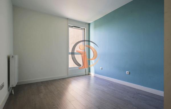 Appartement 2 chambres,  salon séjour,  balcon et garage