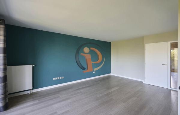 Appartement 2 chambres,  salon séjour,  balcon et garage