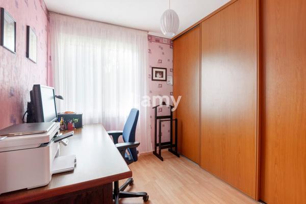 Maison individuelle de 1984 sur 607 m² de terrain avec sous-sol