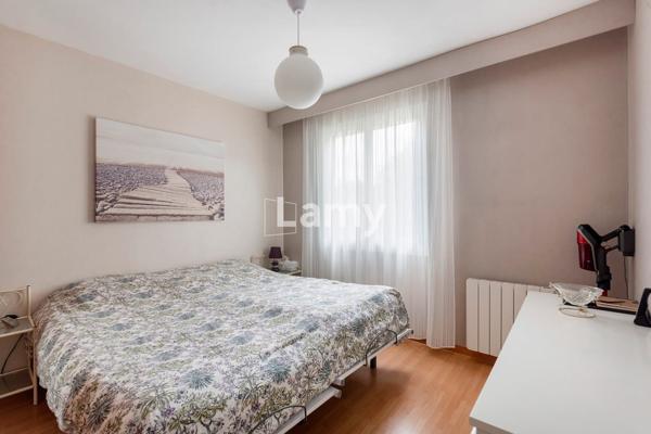 Maison individuelle de 1984 sur 607 m² de terrain avec sous-sol