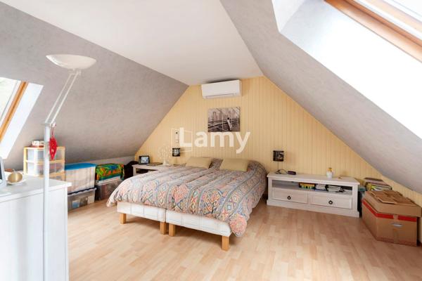 Maison individuelle de 1984 sur 607 m² de terrain avec sous-sol