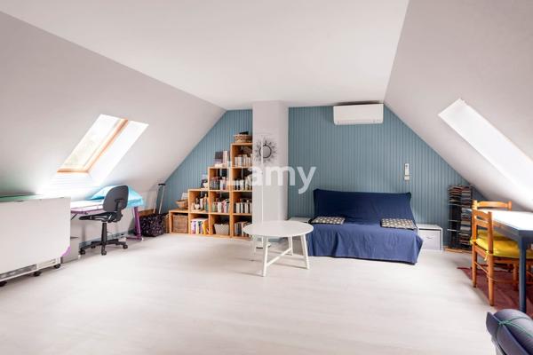 Maison individuelle de 1984 sur 607 m² de terrain avec sous-sol