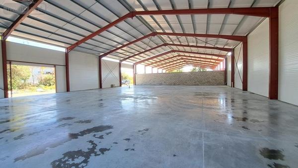 Fonds et/ou murs commerciaux à vendre à Montbrison dans la Loire (42600), ref : 090/436