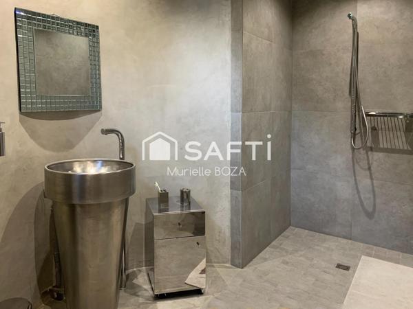 Maison d'architecte à proximité du centre-ville, des écoles et des commerces