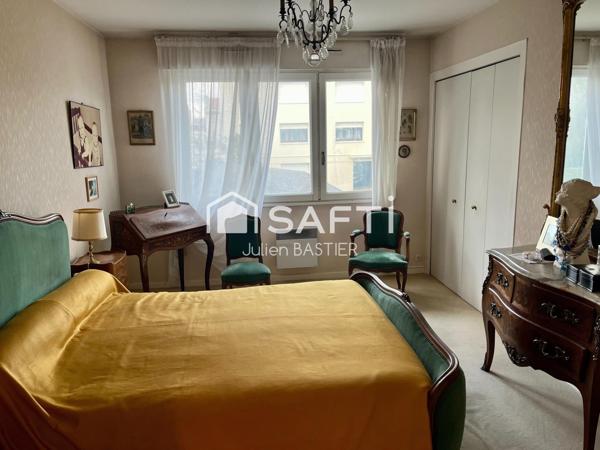 Bordeaux Caudéran - Grand appartement de 122m2 avec 3 chambres, double salon, loggia, garage