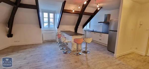 Appartement à louer 2 pièces 63.24m² Brive-la-Gaillarde (19100)