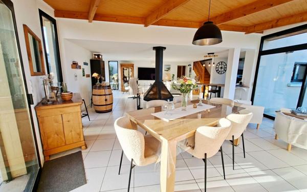 Maison à vendre    5 pièces • 175 m2 Locquirec