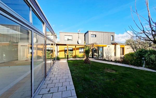 Maison à vendre    5 pièces • 175 m2 Locquirec