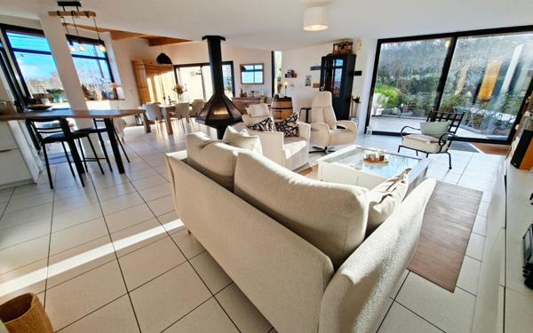 Maison à vendre    5 pièces • 175 m2 Locquirec