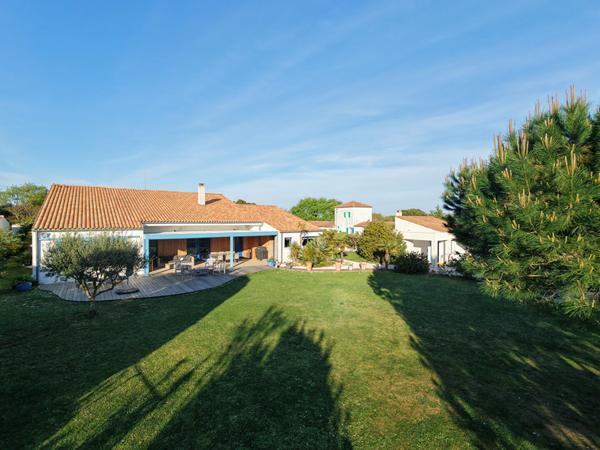 SAINT-DENIS-D'OLERON Demeure contemporaine 12 p. 360 m²