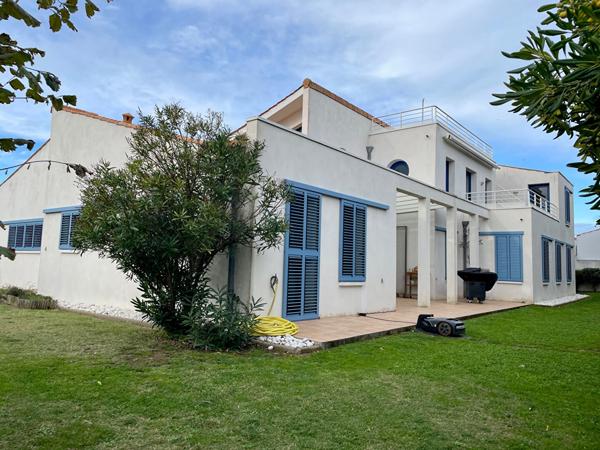 SAINT-DENIS-D'OLERON Demeure contemporaine 12 p. 360 m²
