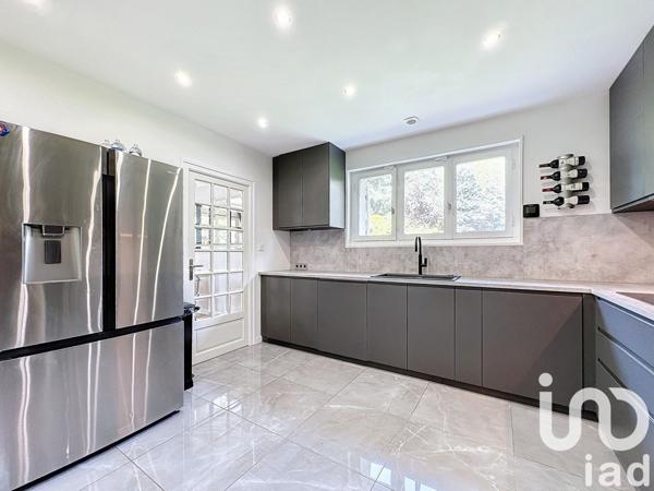 Maison 5 pièces de 121 m² à Écully (69130)