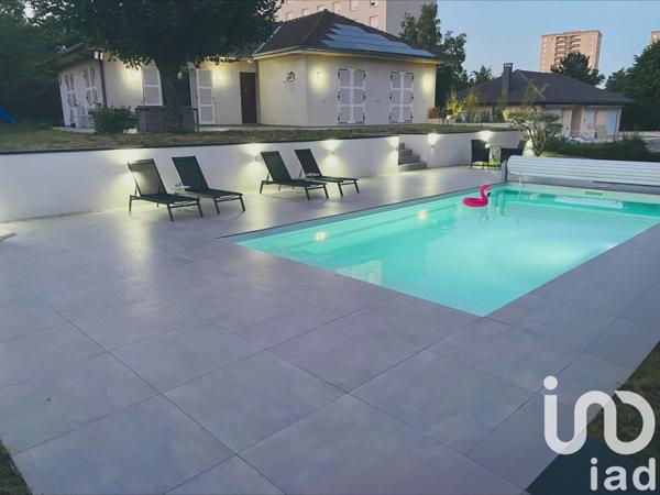 Maison 5 pièces de 121 m² à Écully (69130)