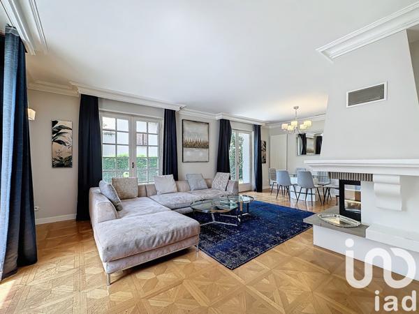 Maison 5 pièces de 121 m² à Écully (69130)