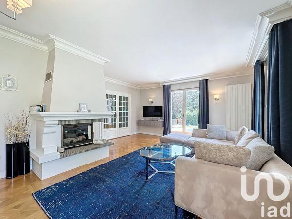 Maison 5 pièces de 121 m² à Écully (69130)