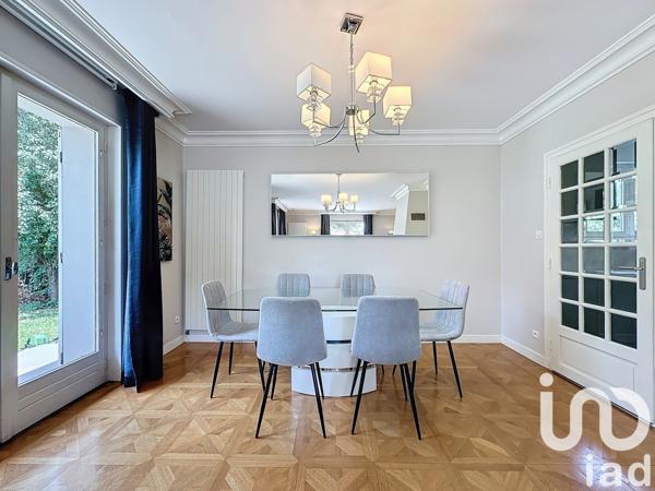 Maison 5 pièces de 121 m² à Écully (69130)