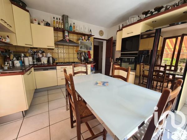 Maison 8 pièces de 216 m² à Villard-Bonnot (38190)