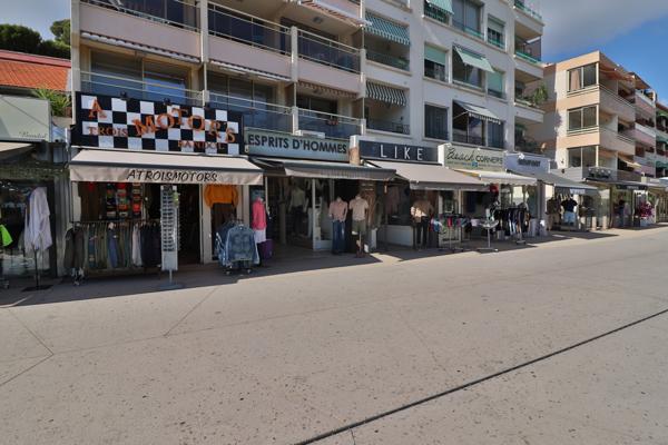 Magasin Prêt à porter - Equipement à la personne - sur le Port