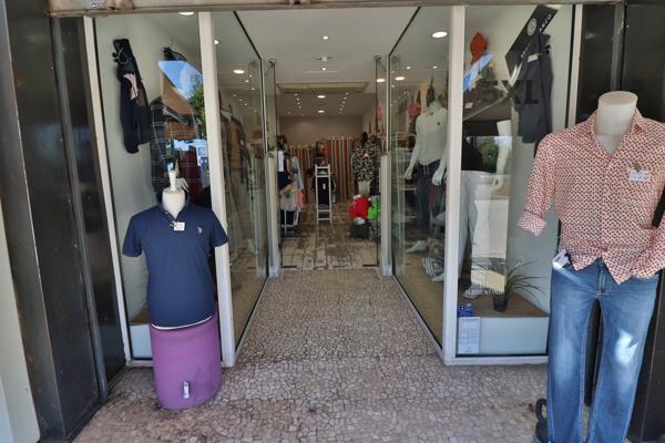 Magasin Prêt à porter - Equipement à la personne - sur le Port