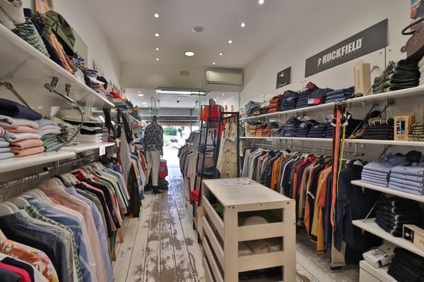 Magasin Prêt à porter - Equipement à la personne - sur le Port