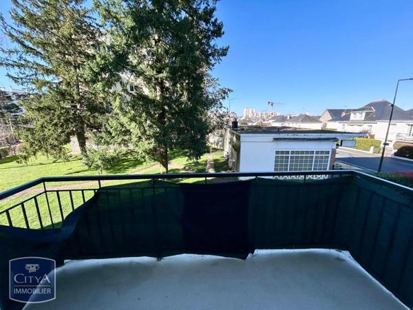 Appartement à louer 2 pièces 50.03m² Tours (37100)