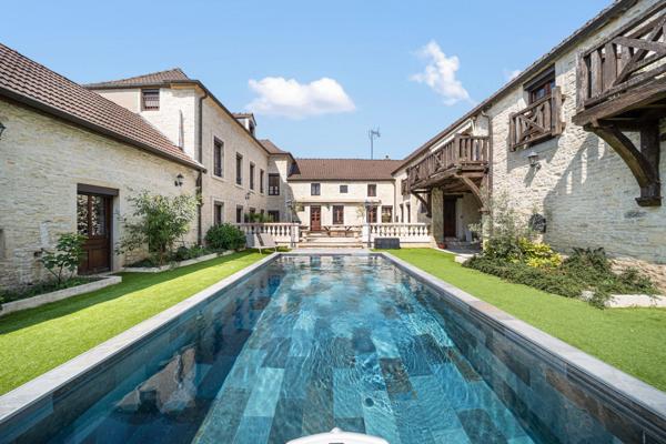 Vente propriété 480 m² 12 Pièces Corcelles-les-Monts