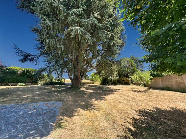 REMAUVILLE (77) Longère authentique de 131 m² sur terrain de 941 m2.