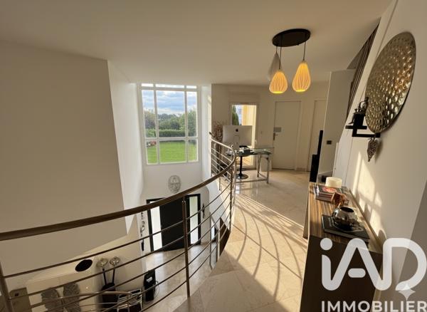 Maison à vendre 10 pièces 350 m² Noisy-le-Grand