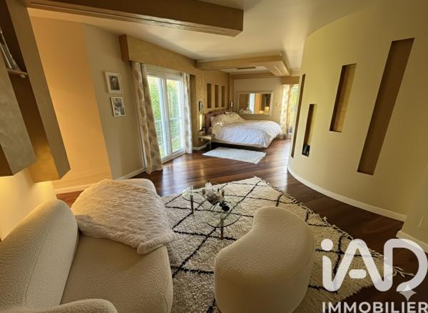 Maison à vendre 10 pièces 350 m² Noisy-le-Grand