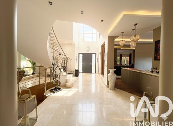 Maison à vendre 10 pièces 350 m² Noisy-le-Grand